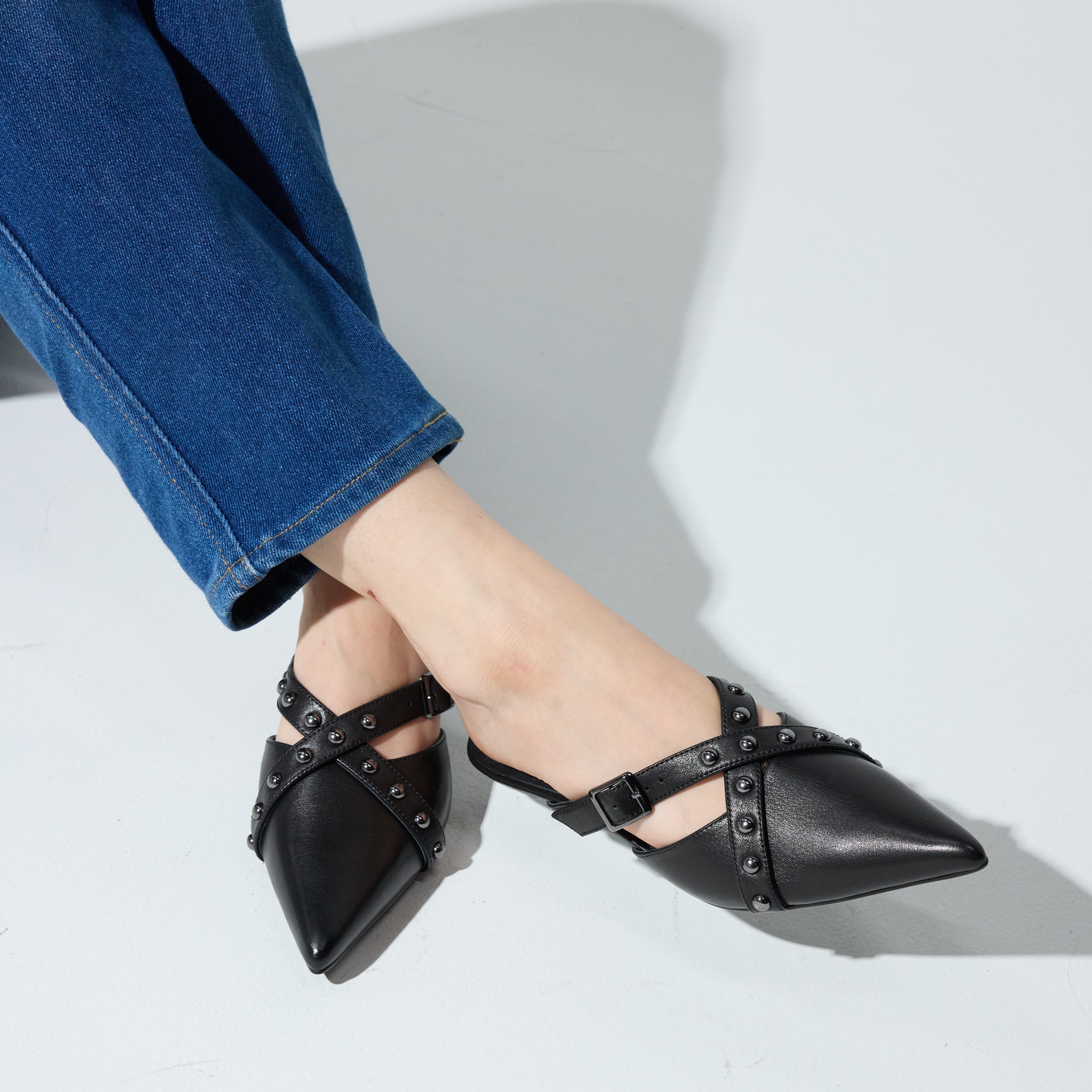 Alexis Kitten Heel in Black Leather