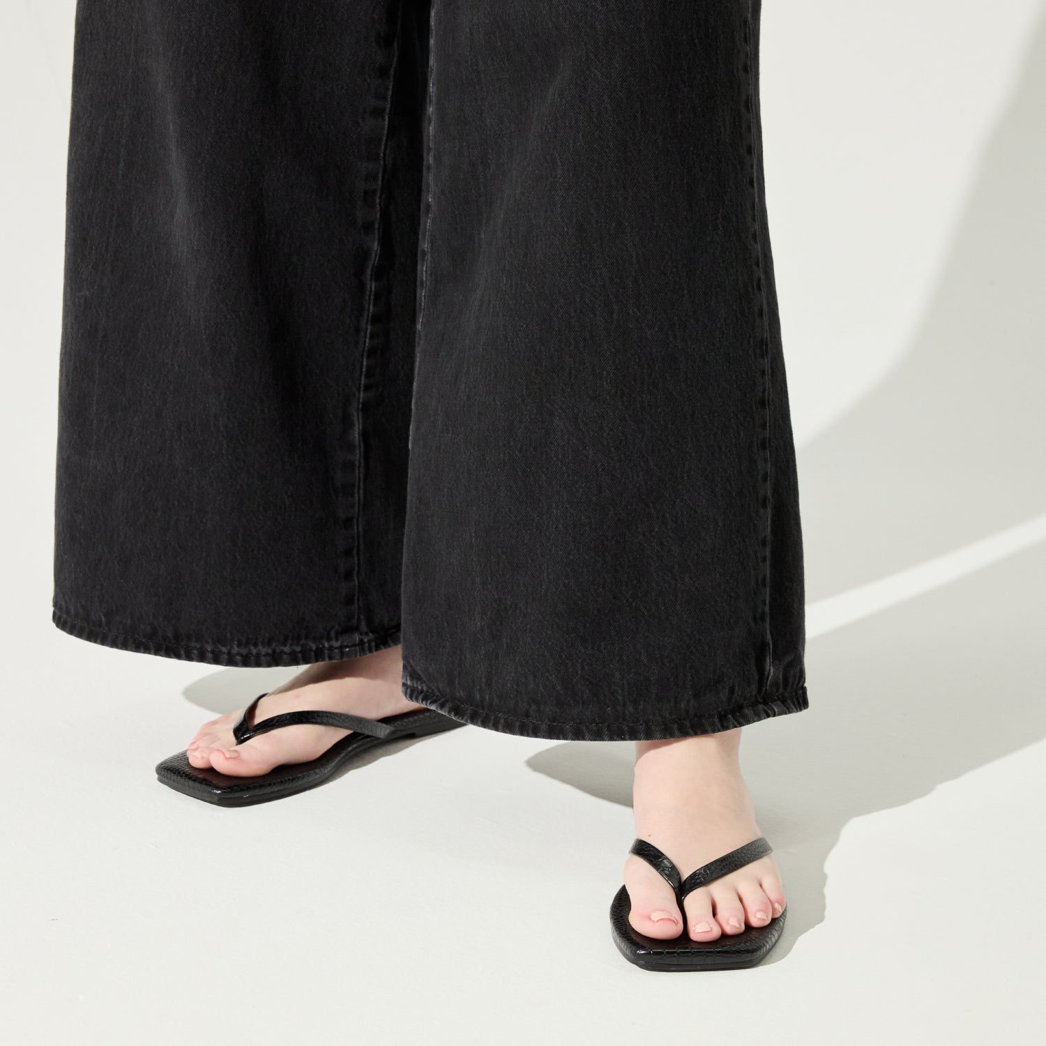 MERCER IN BLACK CROC - Yosi Samra -