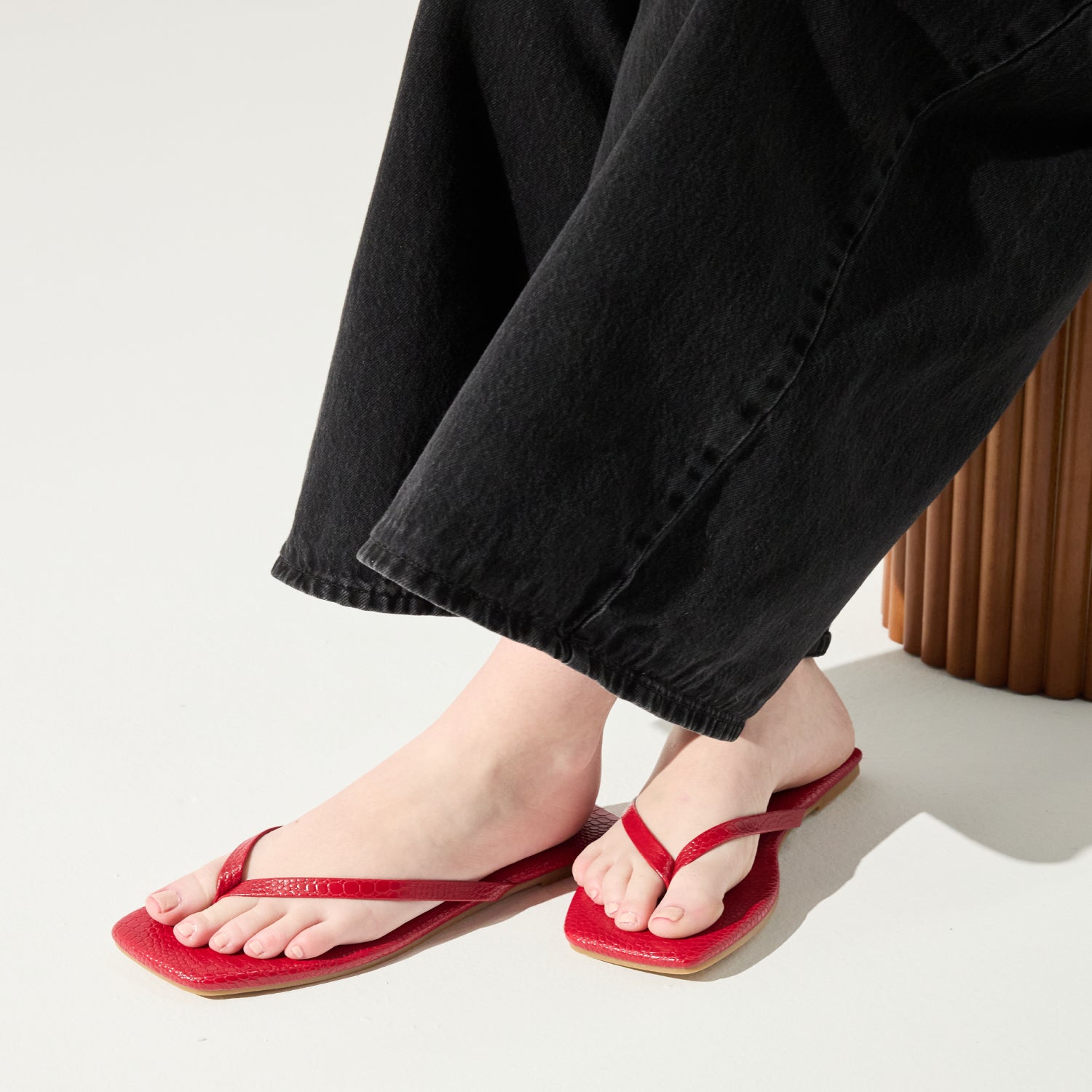 MERCER IN RED CROC - Yosi Samra -