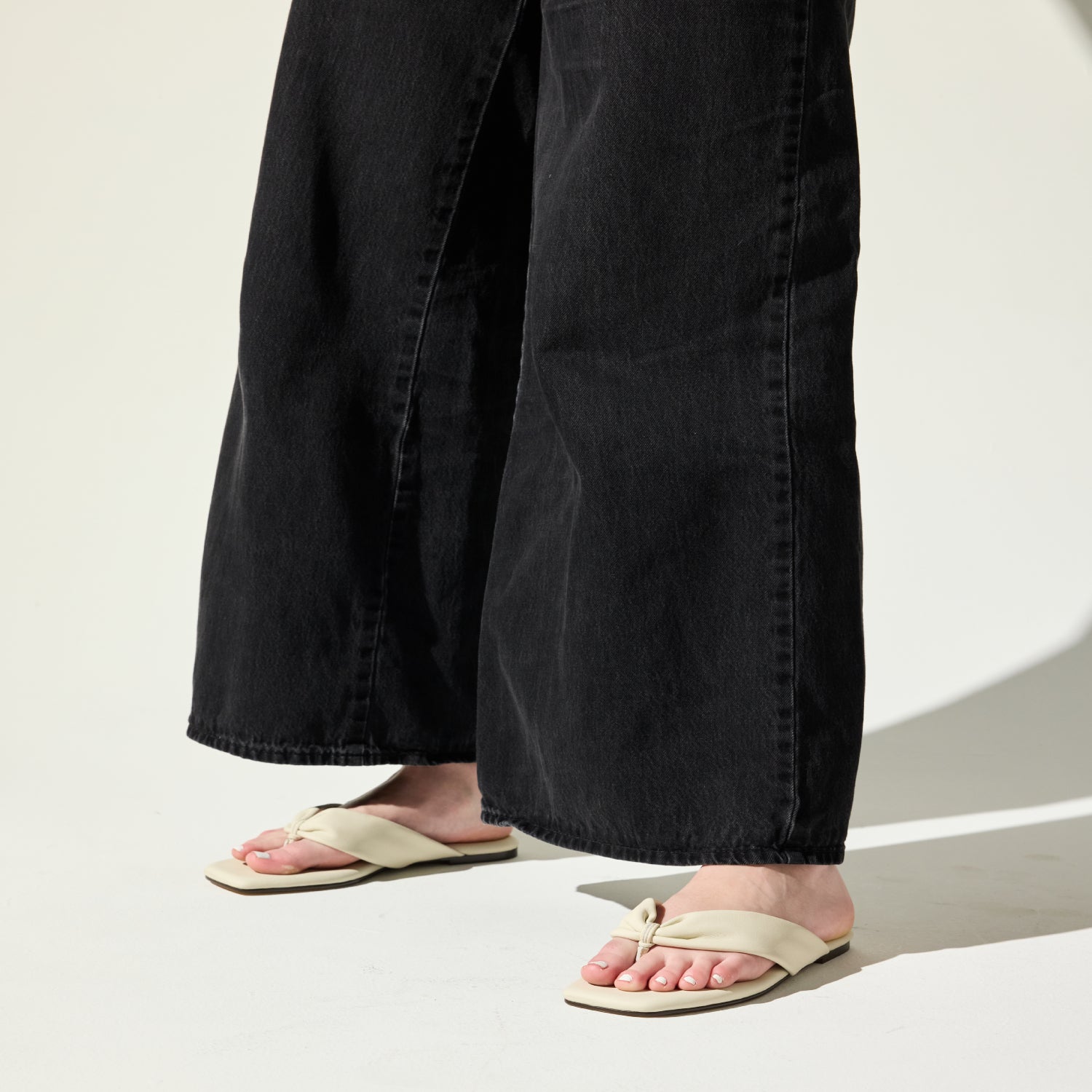 Reece Sandal in Cream Leather