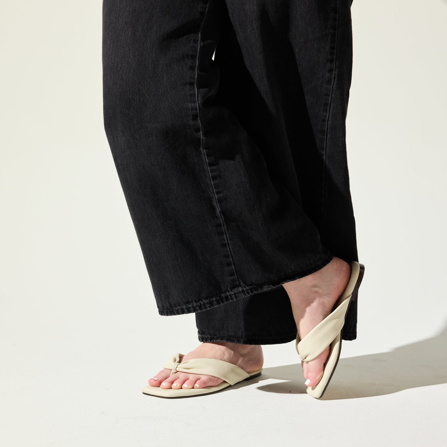 Reece Sandal in Cream Leather