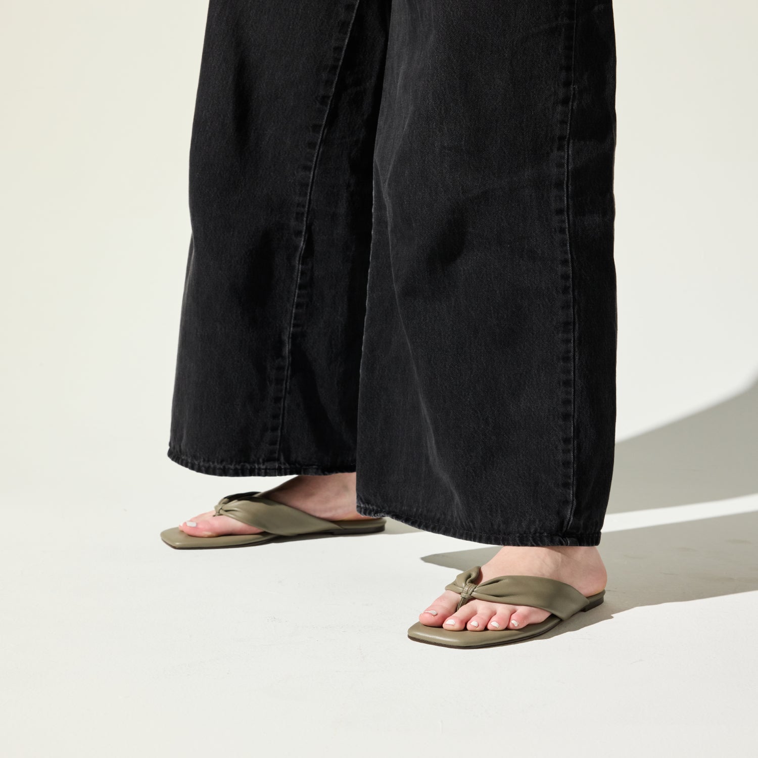 Reece Sandal in Taupe Leather