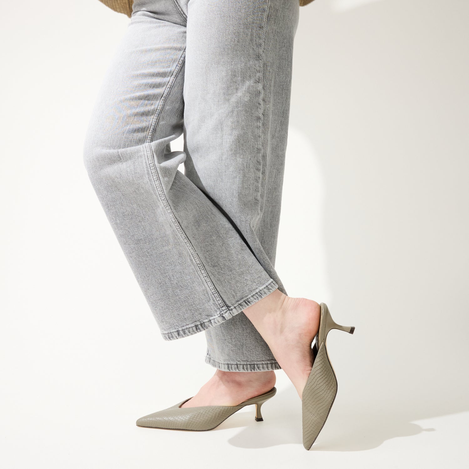 REMI IN TAUPE LEATHER CROC - Yosi Samra -