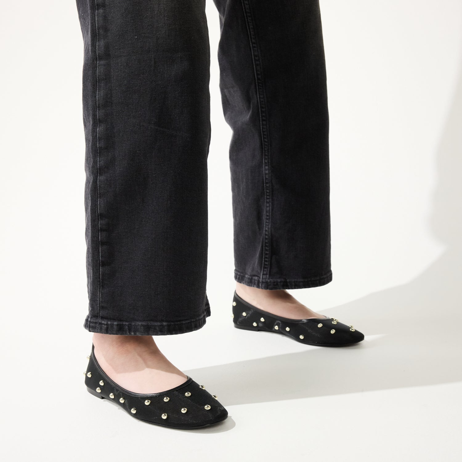 SADIE STUD IN BLACK MESH - Yosi Samra -