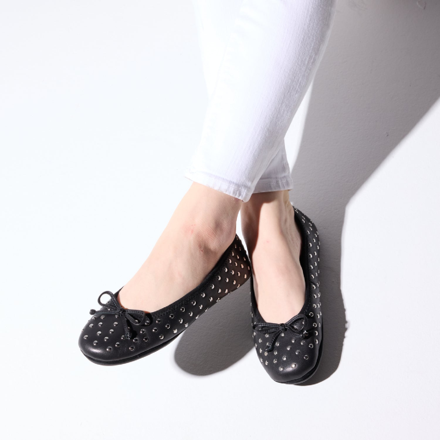 Stella Studs Foldable Flat in Black Leather