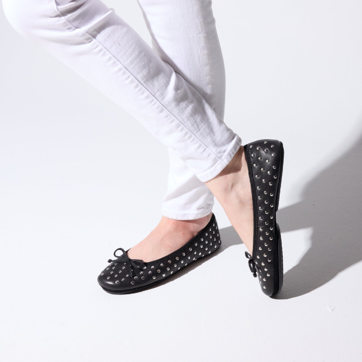 Stella Studs Foldable Flat in Black Leather