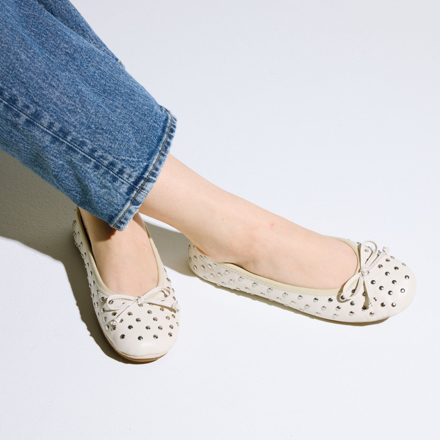 Stella Studs Foldable Flat in Bone Leather
