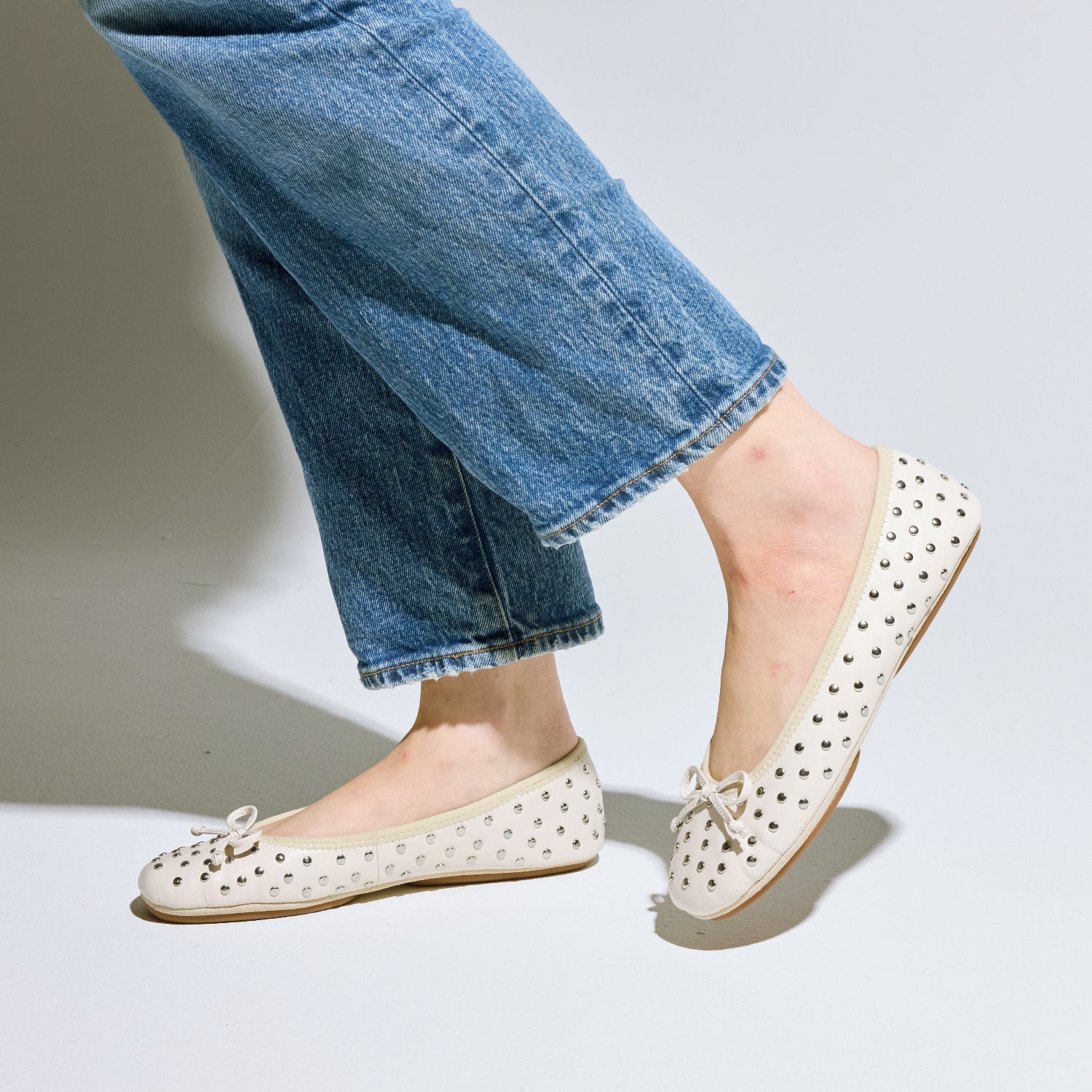 Stella Studs Foldable Flat in Bone Leather