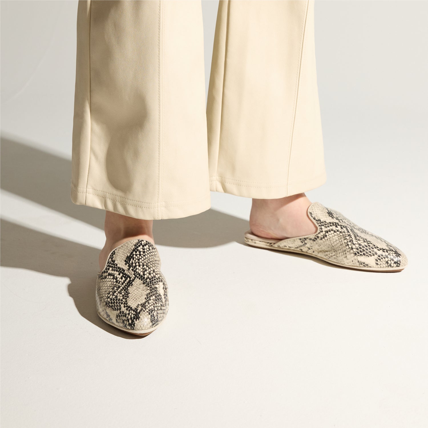 VIDI IN MONOCHROME VIPER