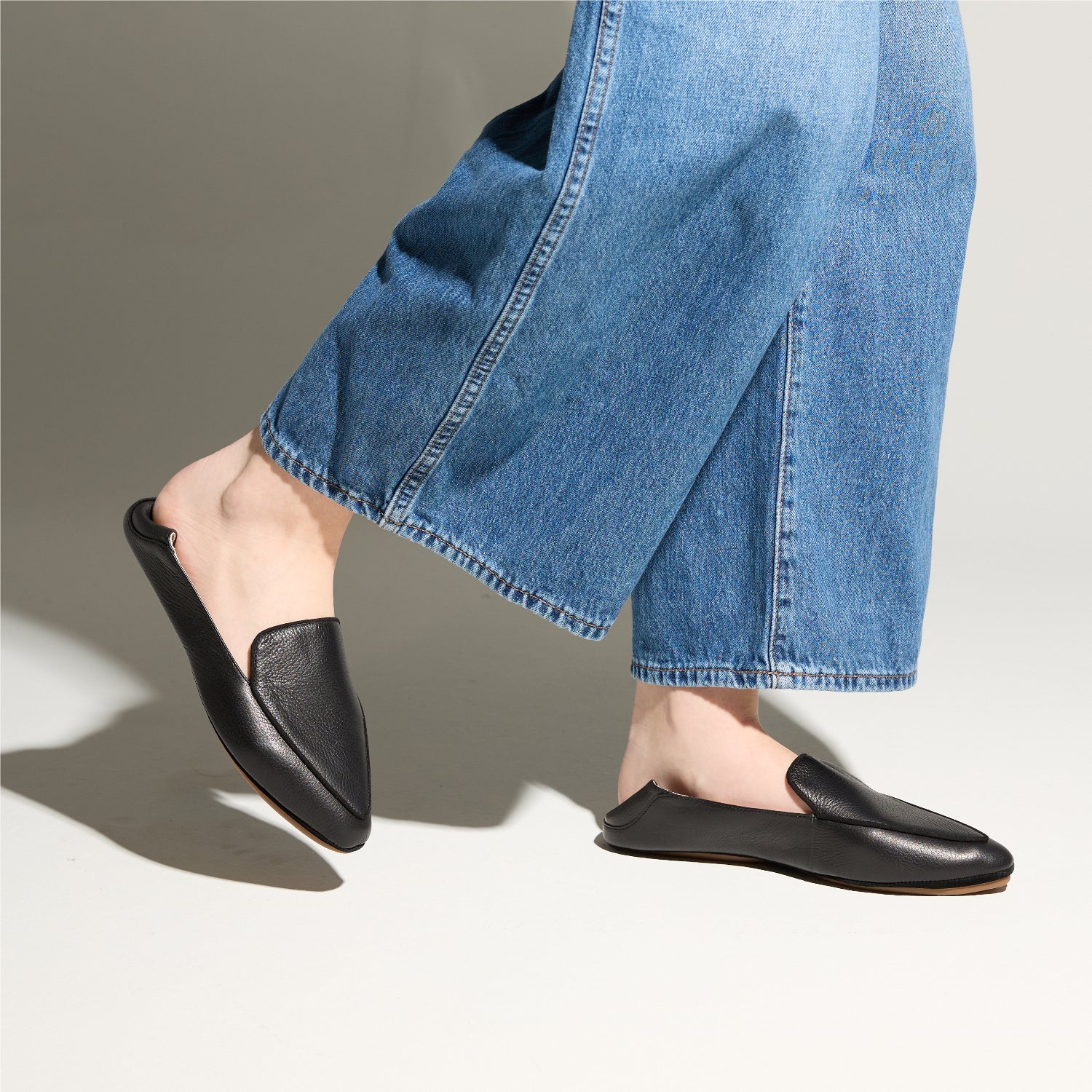 VIVINA IN BLACK LEATHER