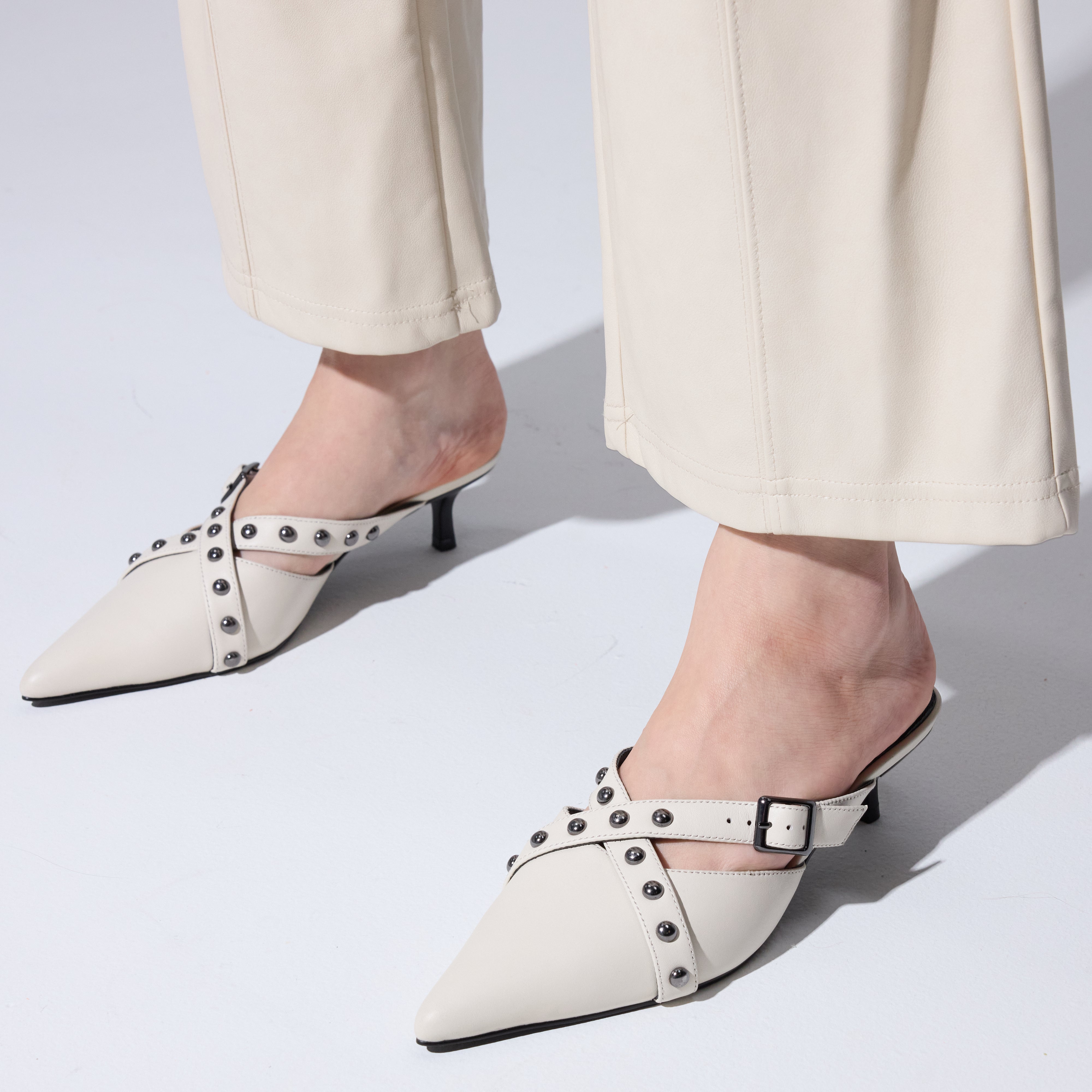 Alexis Kitten Heel in Bone Leather