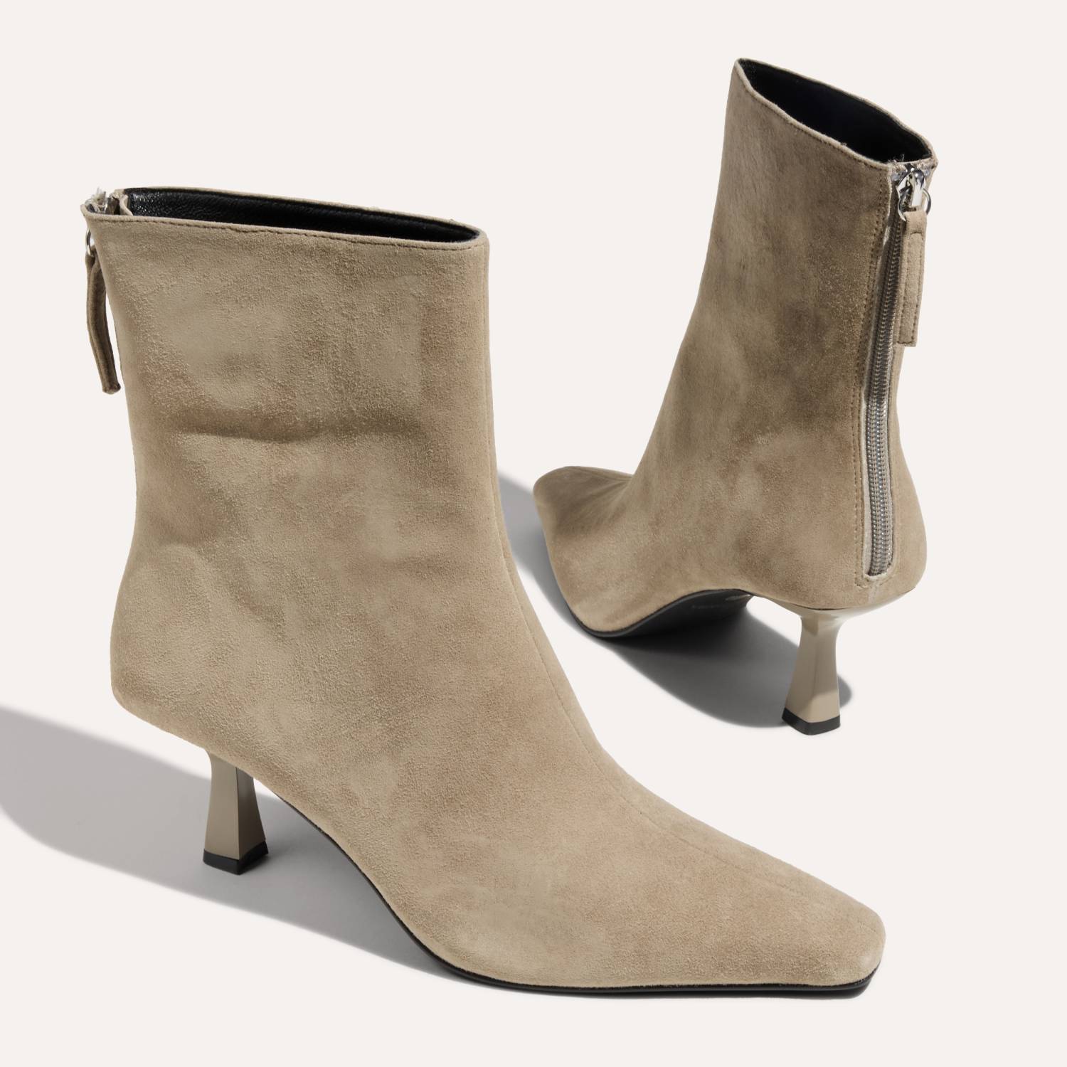 HUDSON-BOOT-TAUPE-SUEDE-EDITORIAL.jpg