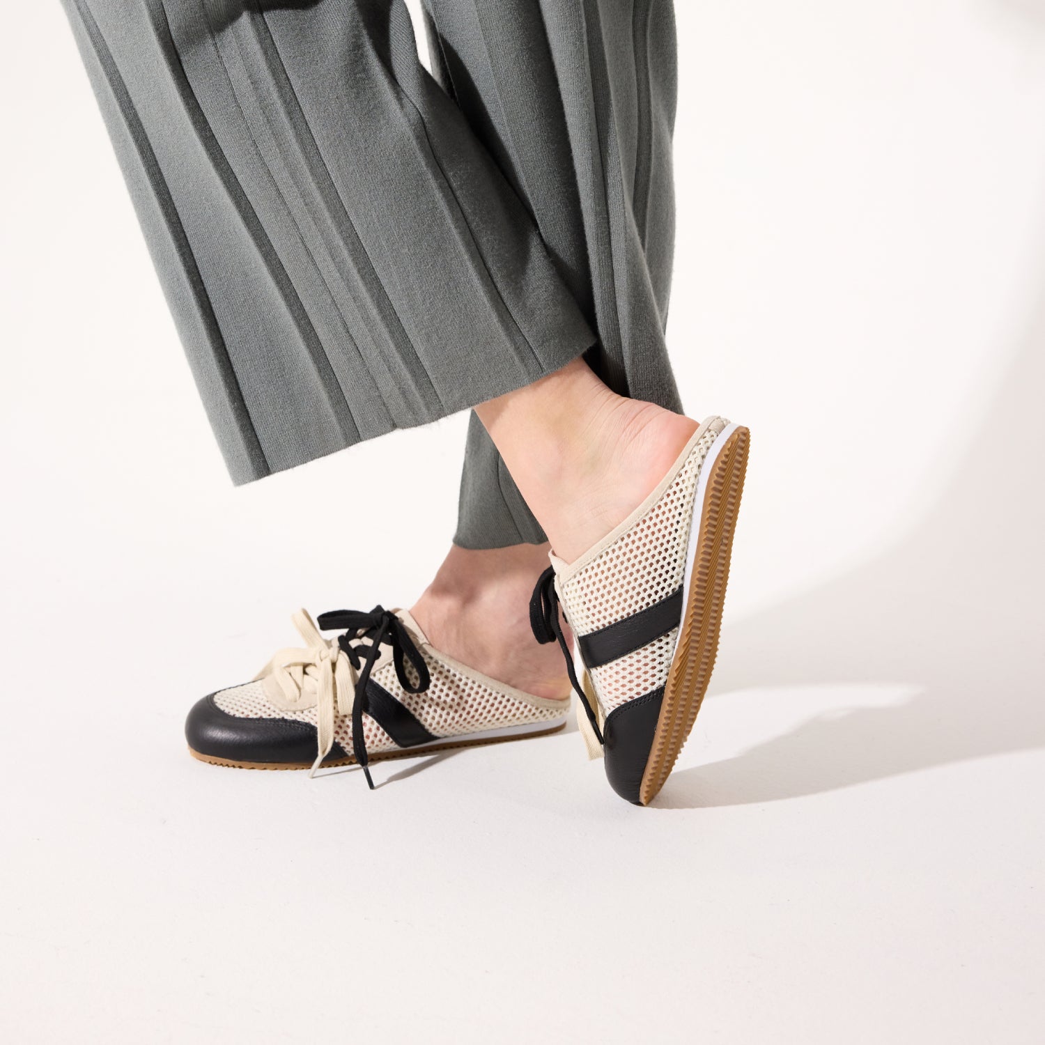 KENDI SNEAKER MULE IN BLACK - Yosi Samra  - Women's Flats