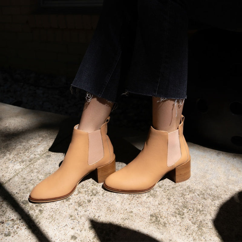 Melissa Chelsea Boot in Tan Leather