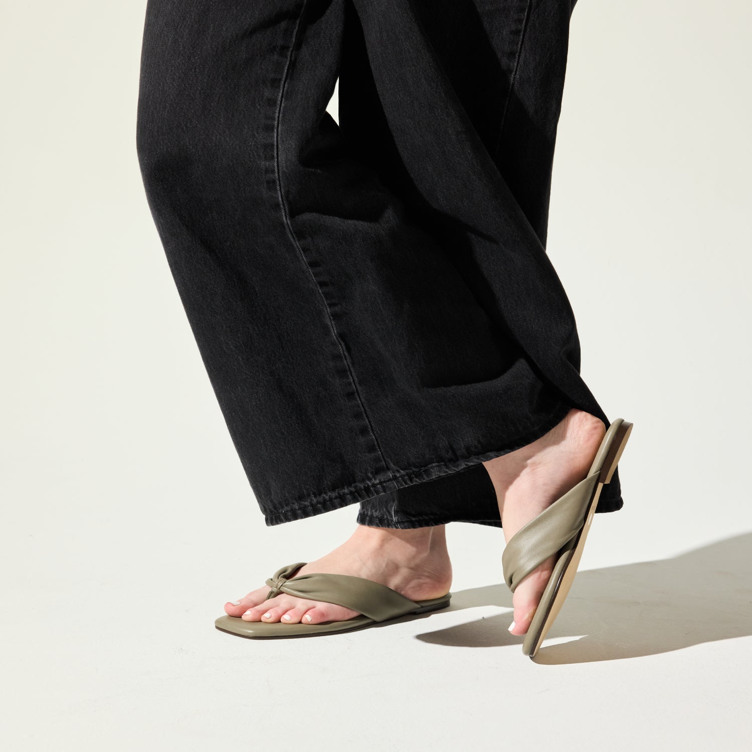 Reece in Taupe Leather
