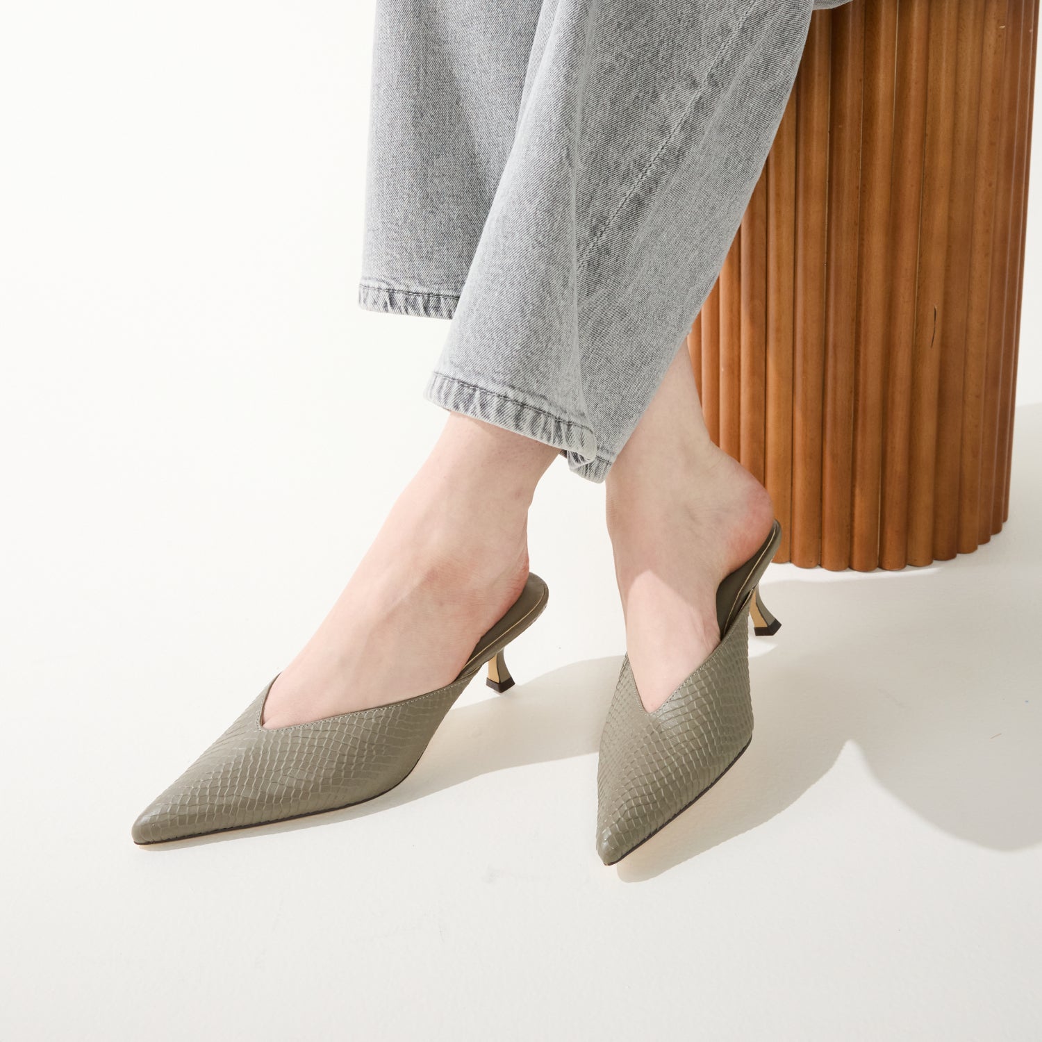 REMI IN TAUPE LEATHER CROC - Yosi Samra  - 