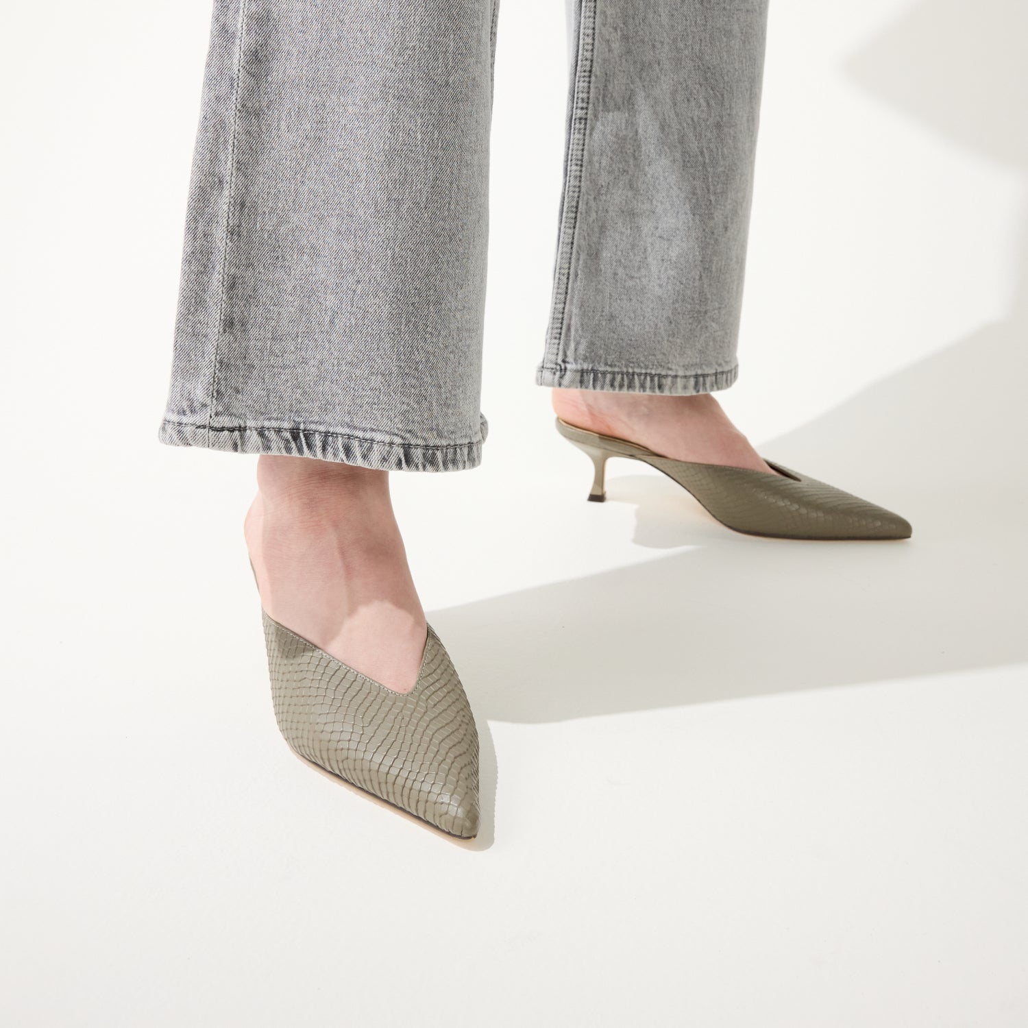 REMI IN TAUPE LEATHER CROC - Yosi Samra  - 