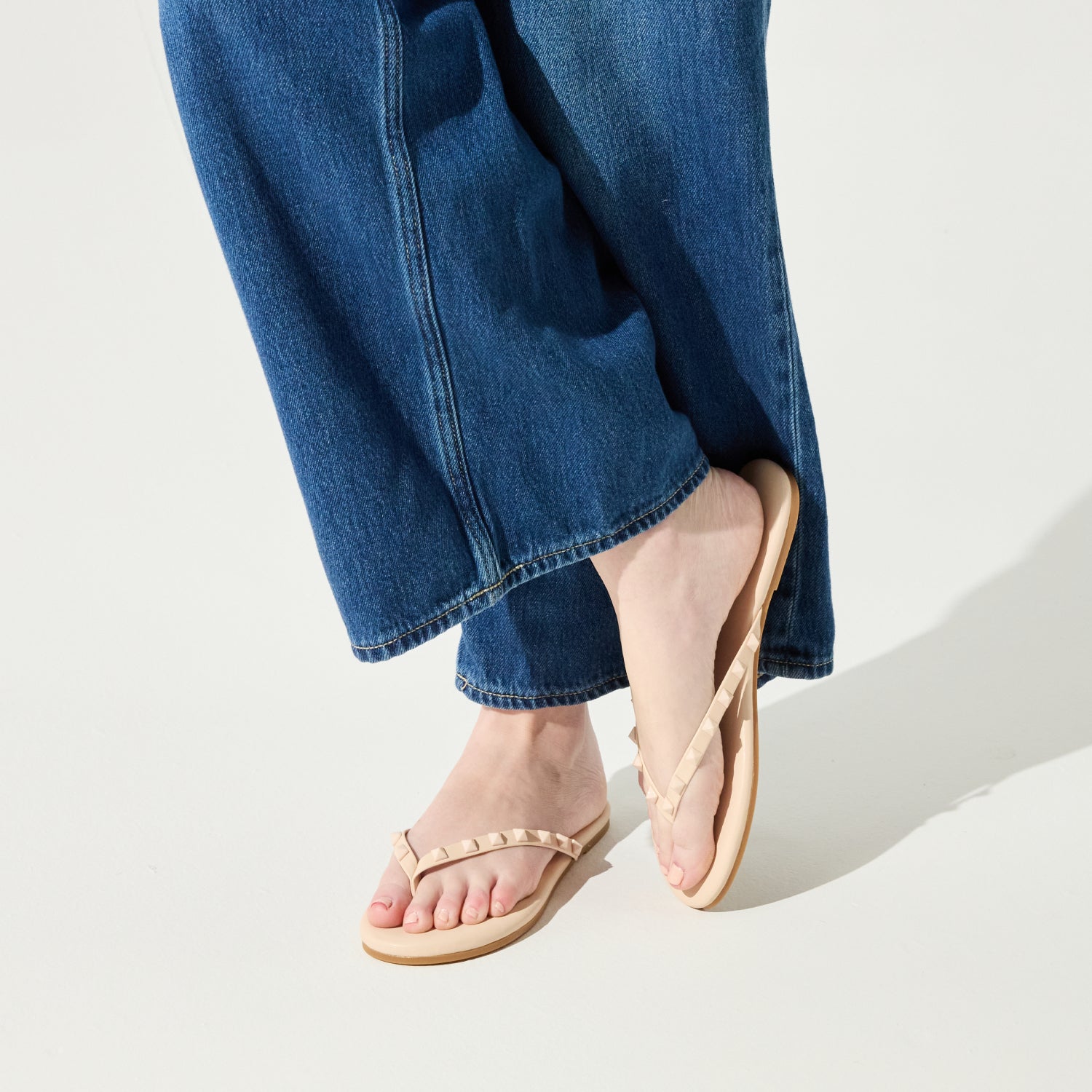 RIVINGTON IN NUDE/NUDE STUD - Yosi Samra  - 