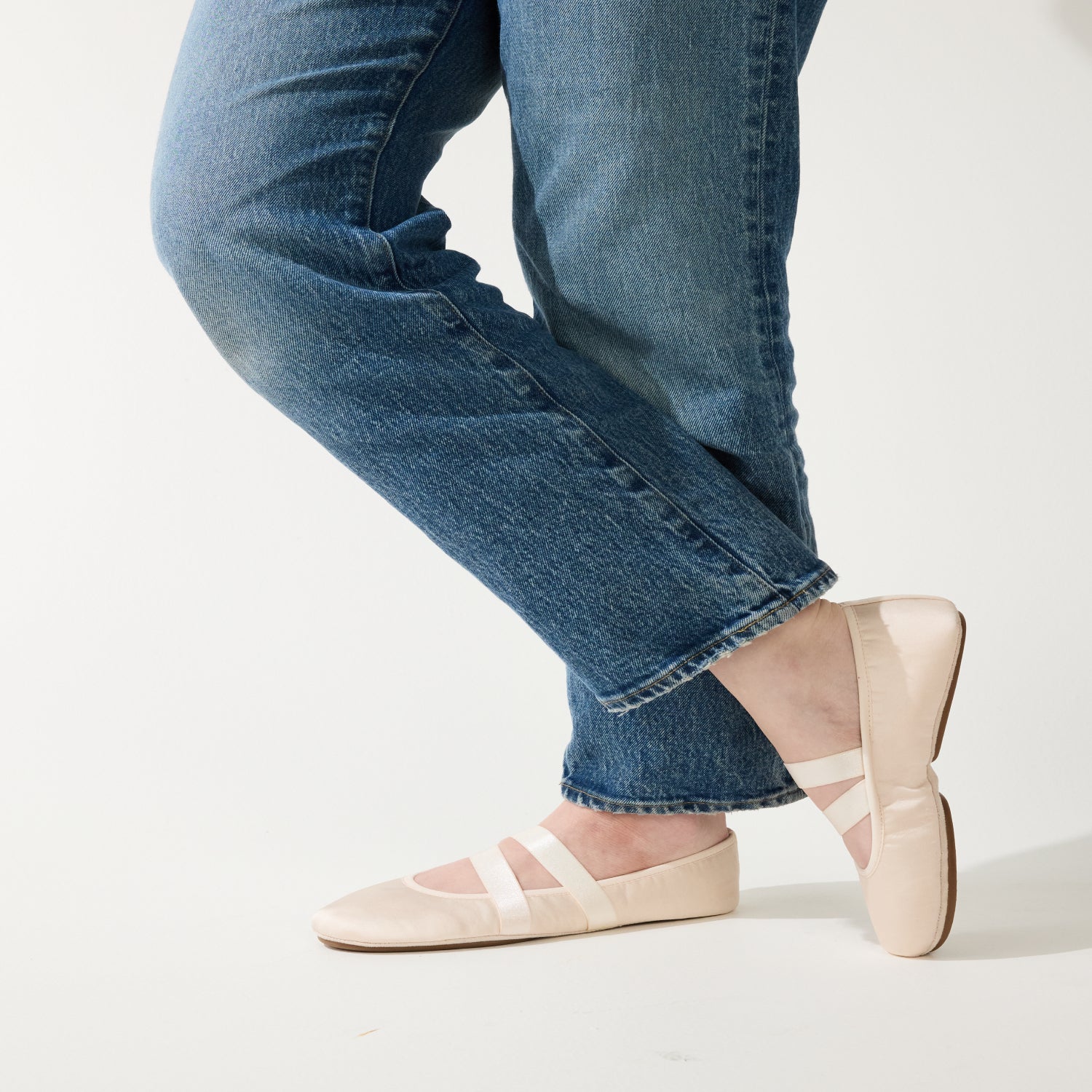 ROSE IN BALLET SATIN - Yosi Samra  - 