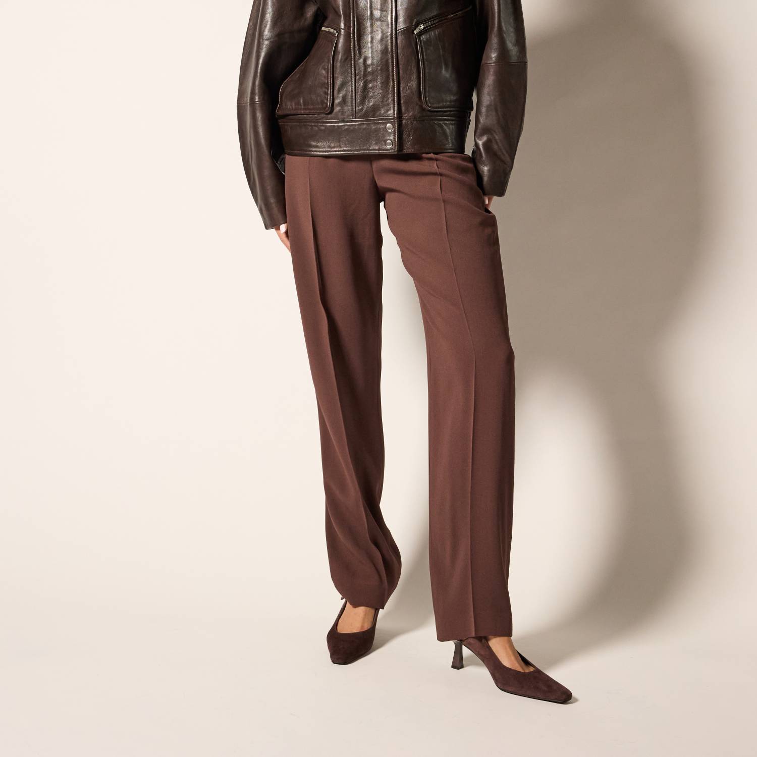 RYDER-HEEL-CHOCOLATE-SUEDE-LIFESTYLE-3.jpg
