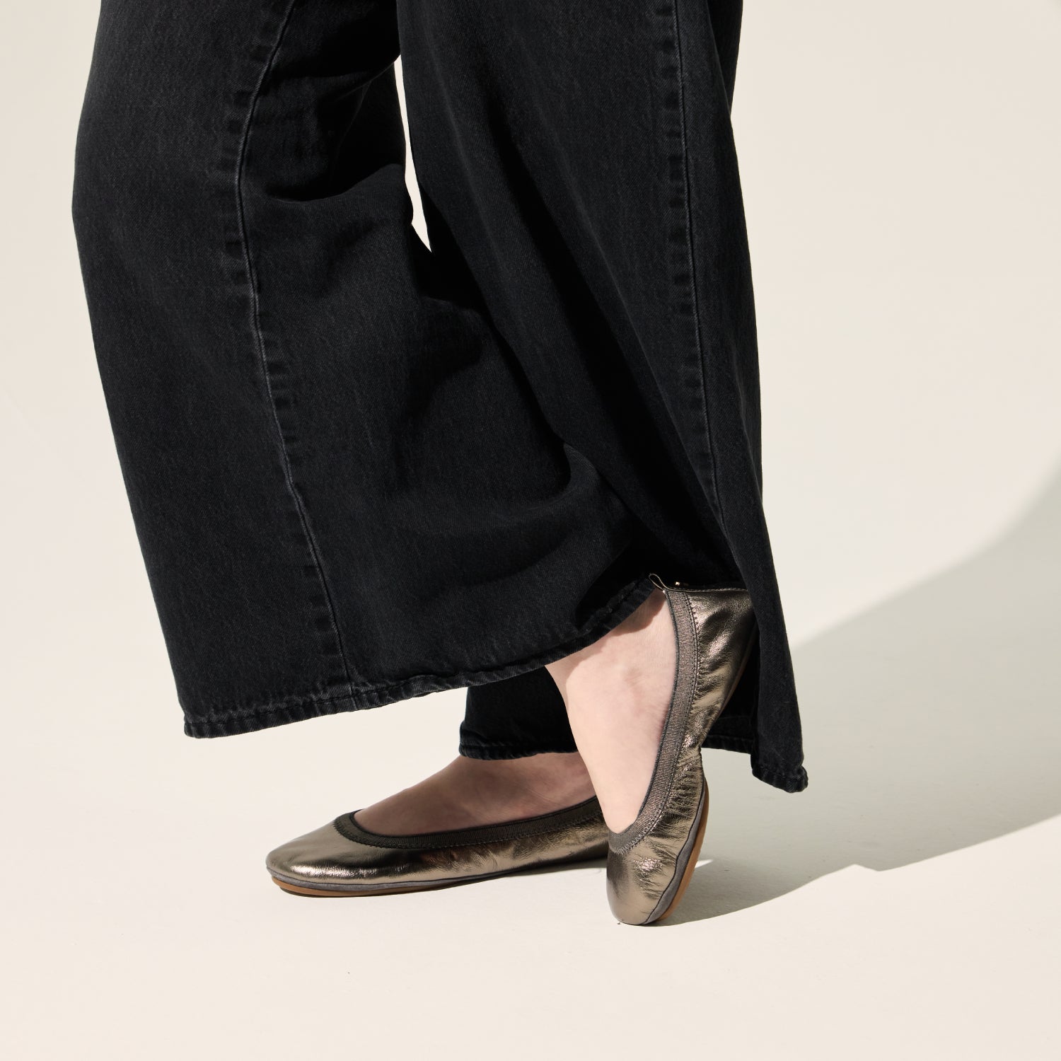 Samara Foldable Ballet Flat in Pewter Leather - Yosi Samra  - Women's Flats