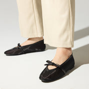 Yosi Samra Savannah Flat in Black Mesh Women's Shoe on foot