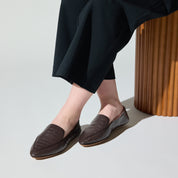 Vivina Crashback Loafer in Chocolate Croc Leather