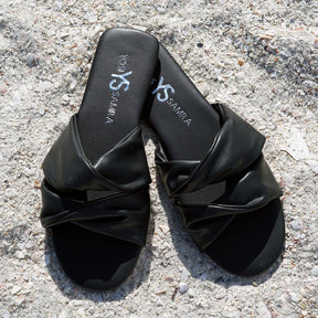 Nelly Slide in Black
