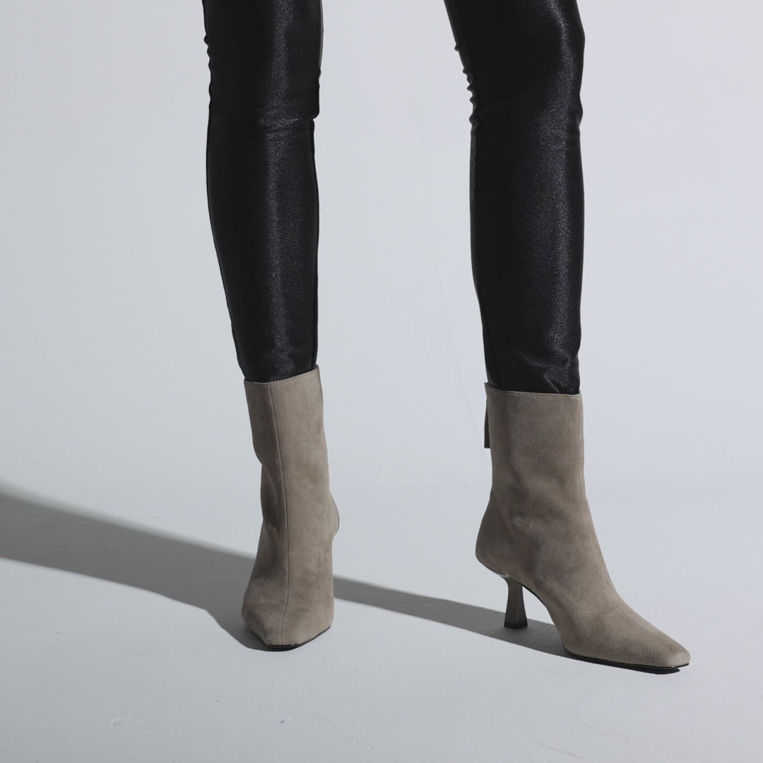 Hudson Boot in Taupe Suede