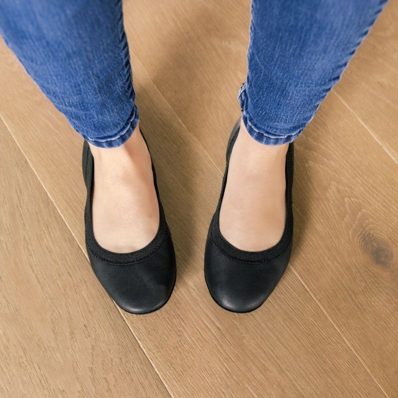 Samara Foldable Ballet Flat in Black Leather