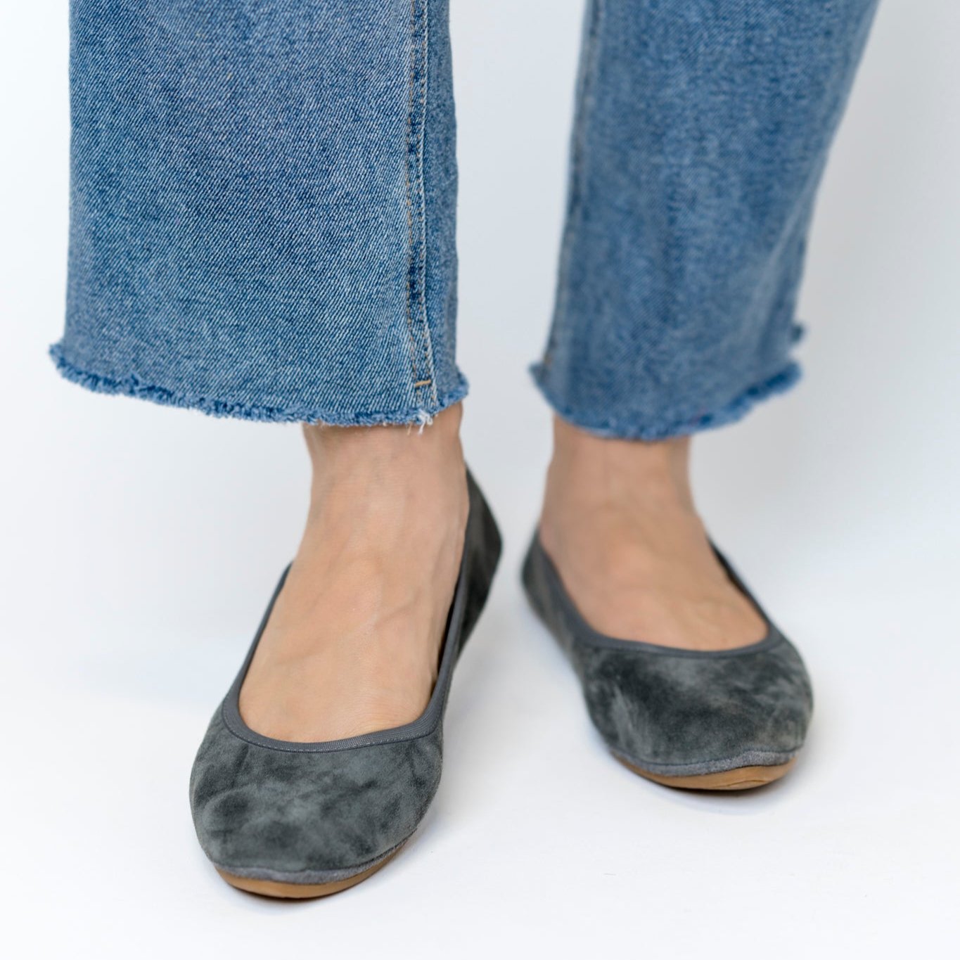 Vienna Pointed Toe Foldable Ballet Flat in Smoke Suede